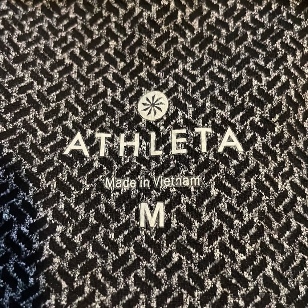 Athlete Size Medium Cropped Grey Patterned Leggin… - image 3